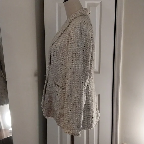 Ann Taylor NWT  Fringe Blazer. - Picture 4 of 6